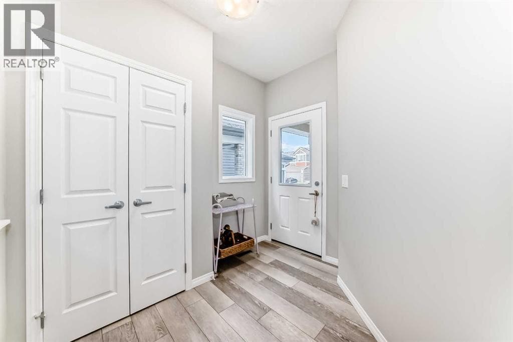 73 Lucas Heights NW — photo 3