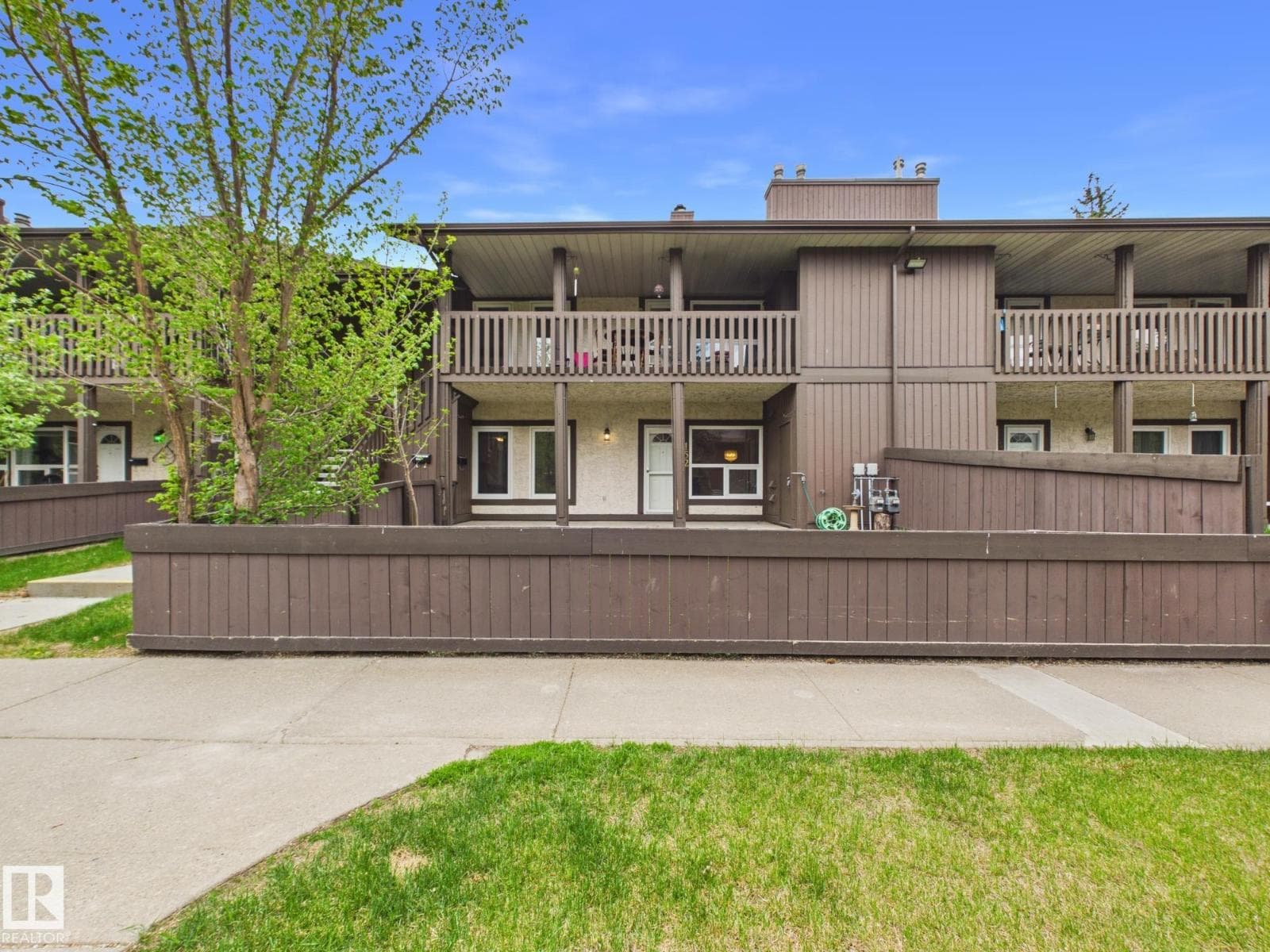 152 Surrey Gardens NW — photo 3
