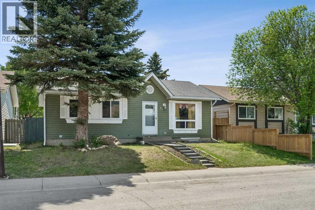 83 Appletree Close SE — photo 3
