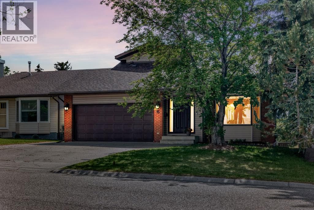 15 Hawkcliff Way NW — photo 3