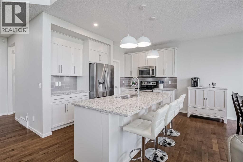 225 Kingsmere Cove SE — photo 4