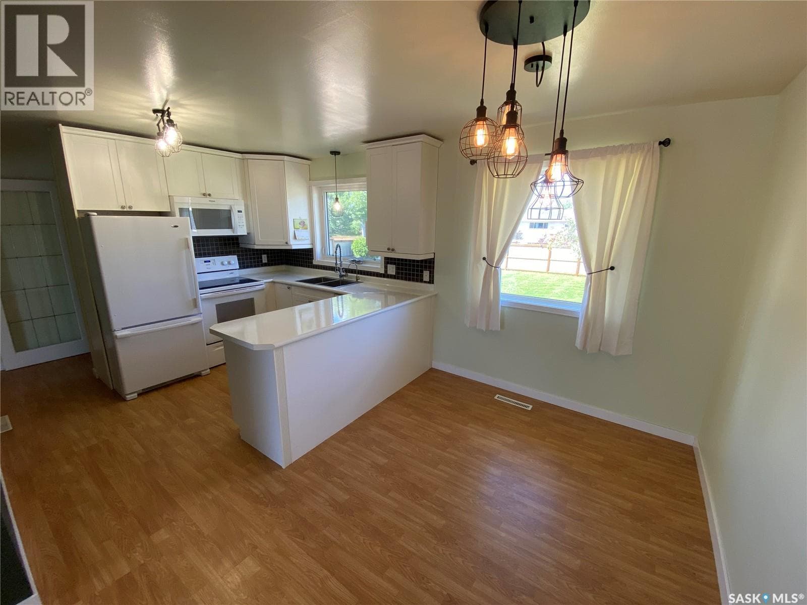 470 Riverview ROAD — photo 3