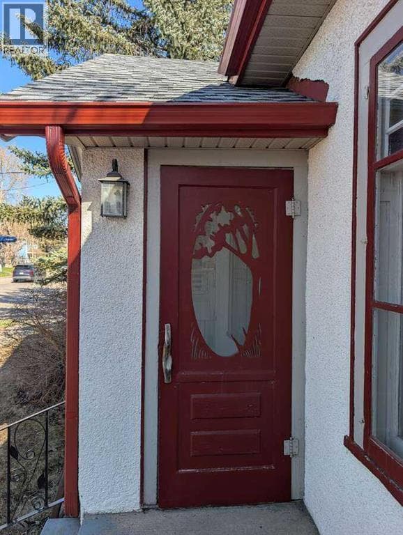 53 Elma Street W — photo 4