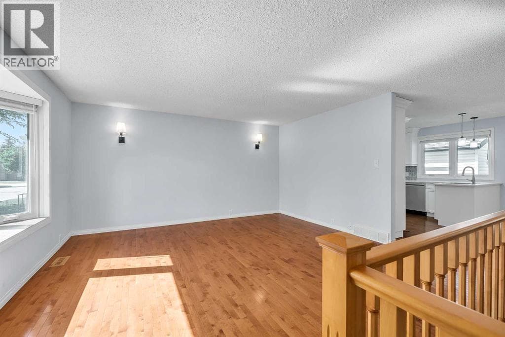 7127 18 Street SE — photo 5
