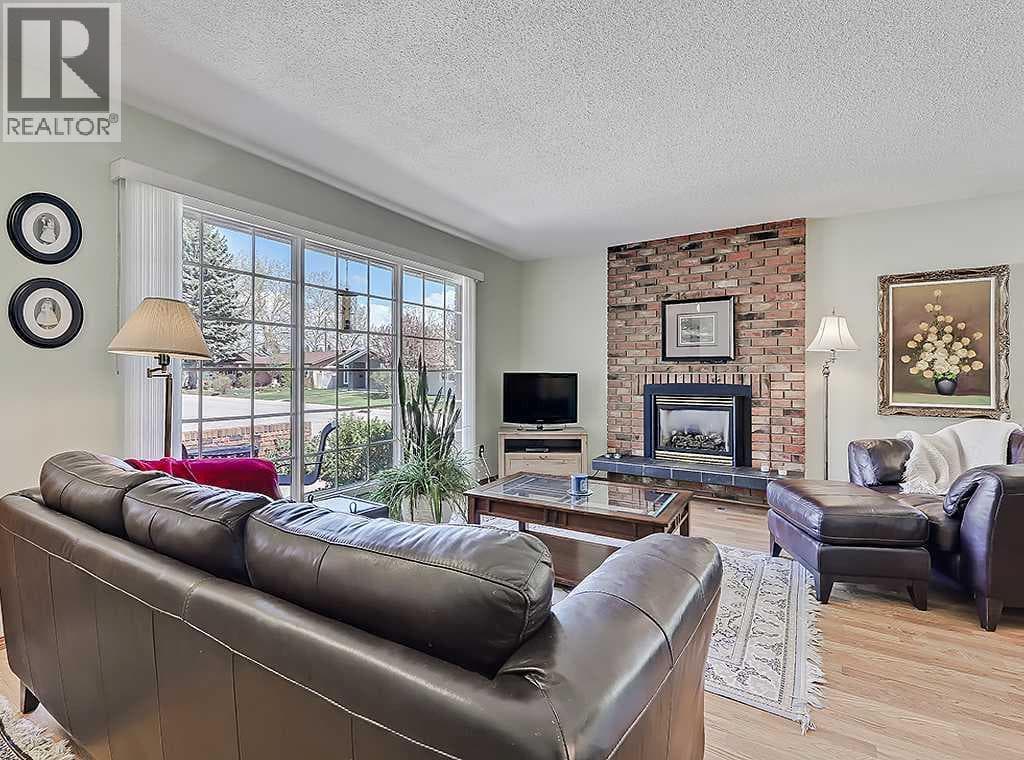 728 Parkvalley Road SE — photo 3