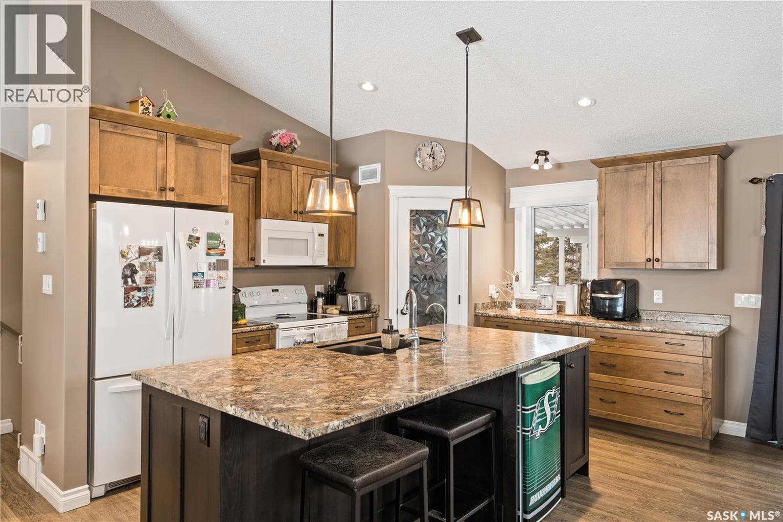 301 Birch STREET — photo 2