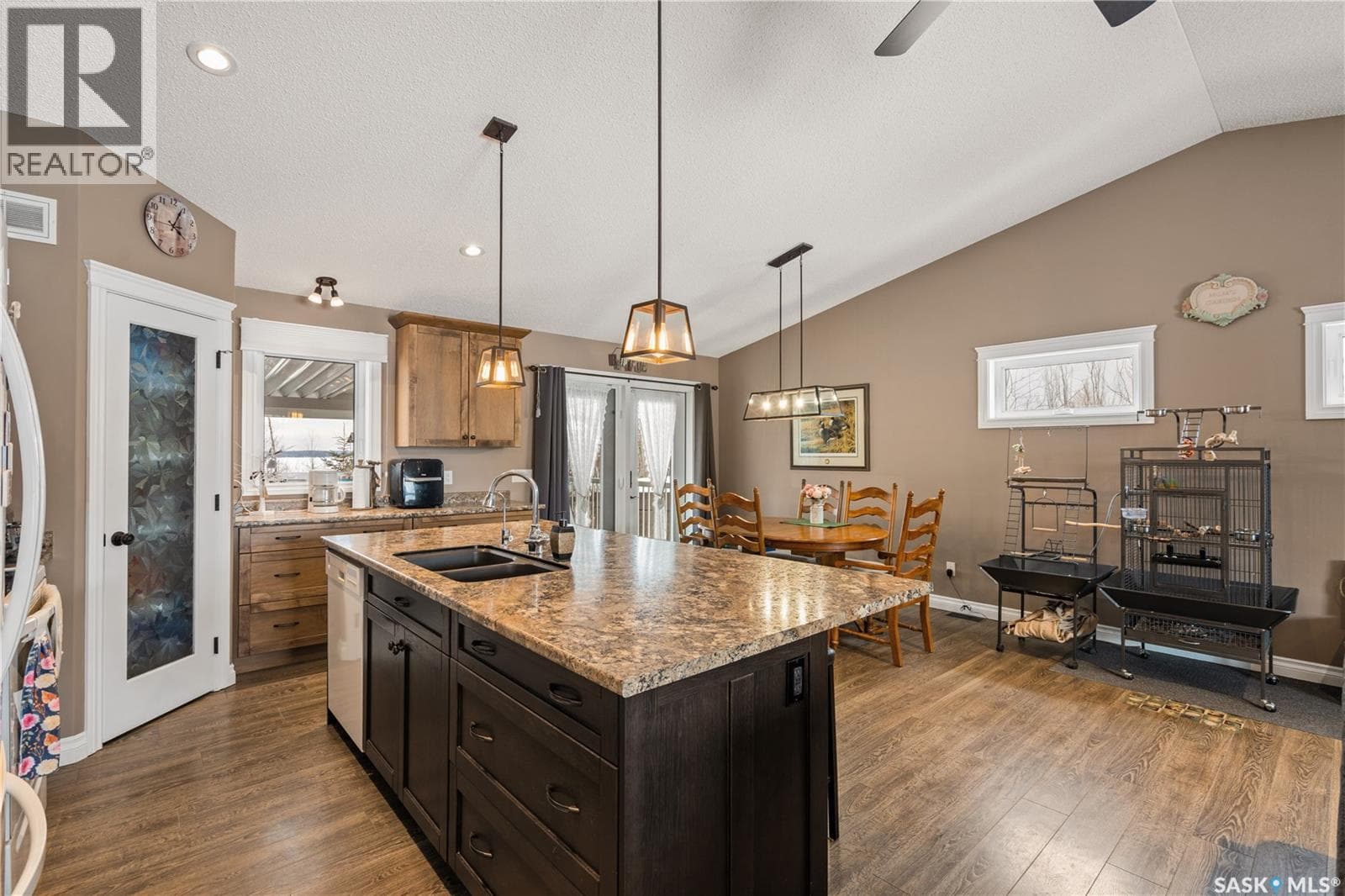 301 Birch STREET — photo 3