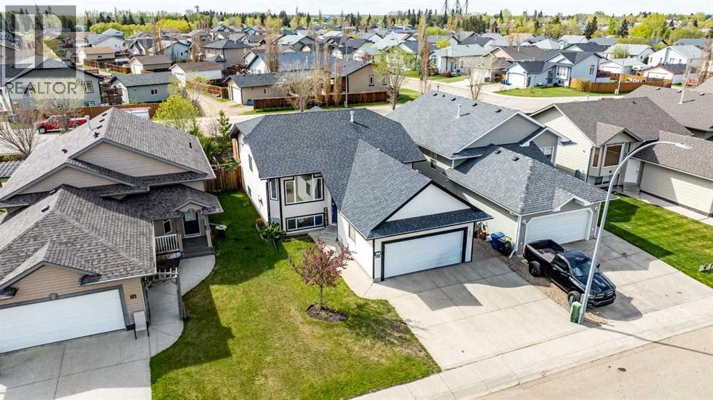 22 Mcdougall Close — photo 3