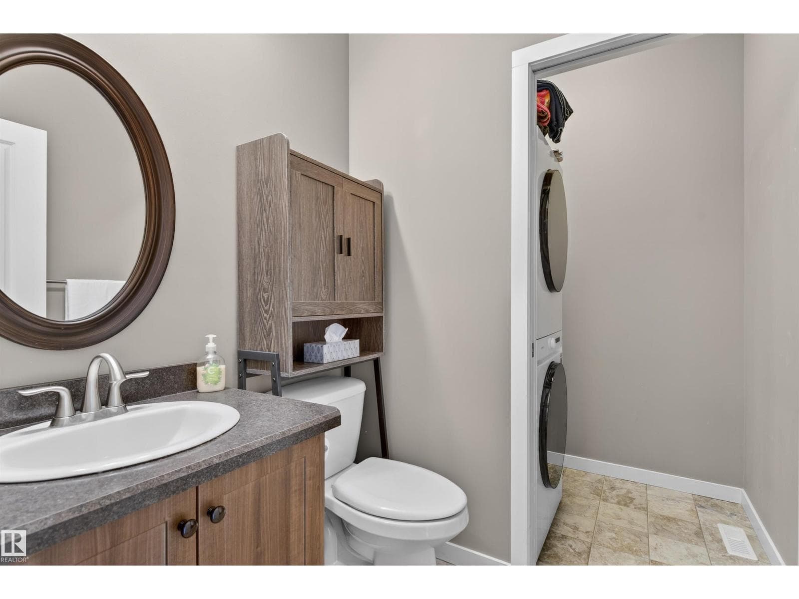6807B 47 ST — photo 3