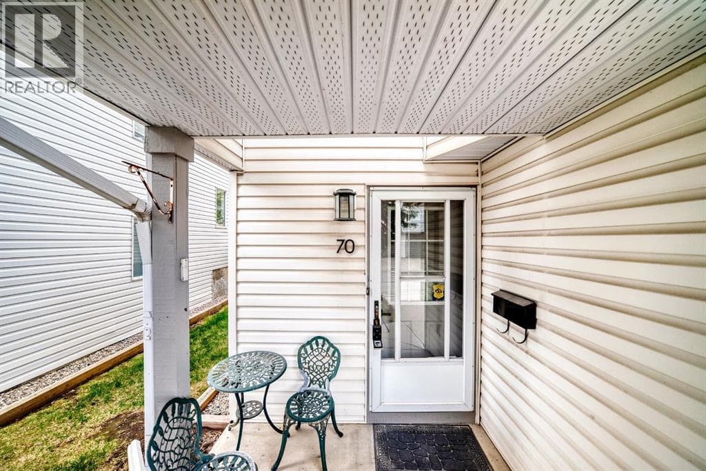 70 Kingsland Villas SW — photo 2