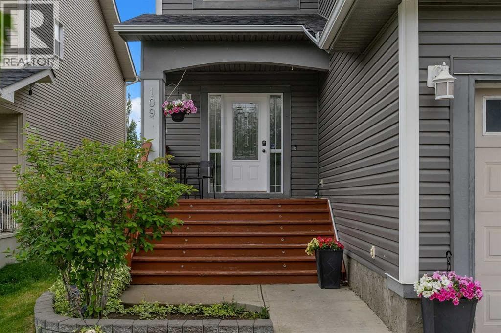109 Evanscove Heights NW — photo 2