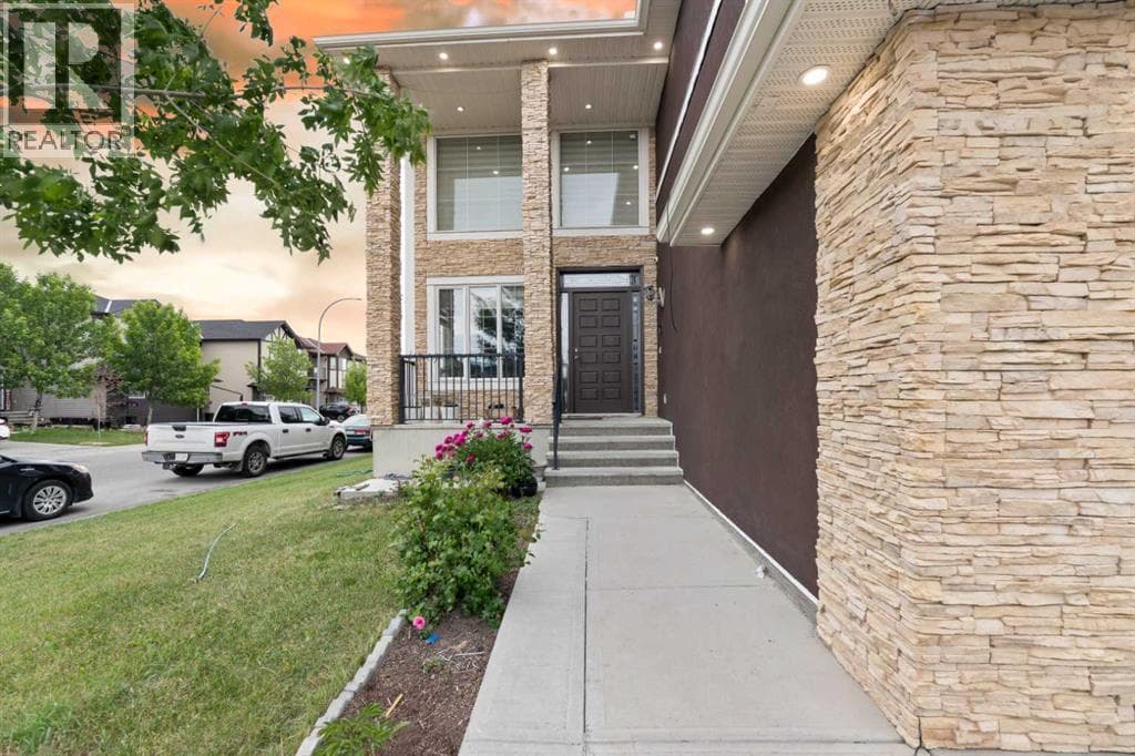 150 Saddlelake Grove NE — photo 4