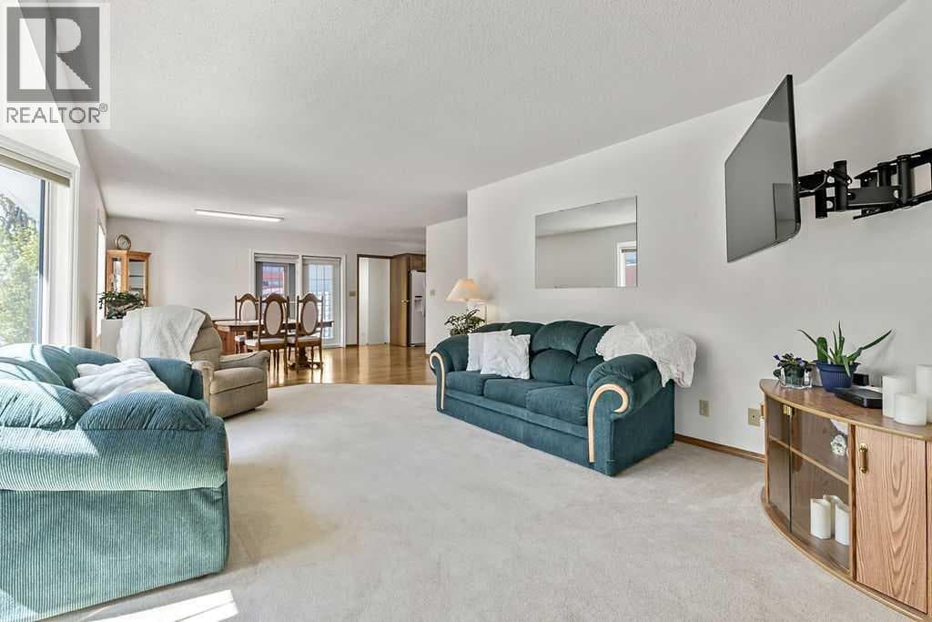 815 3 Street SW — photo 4