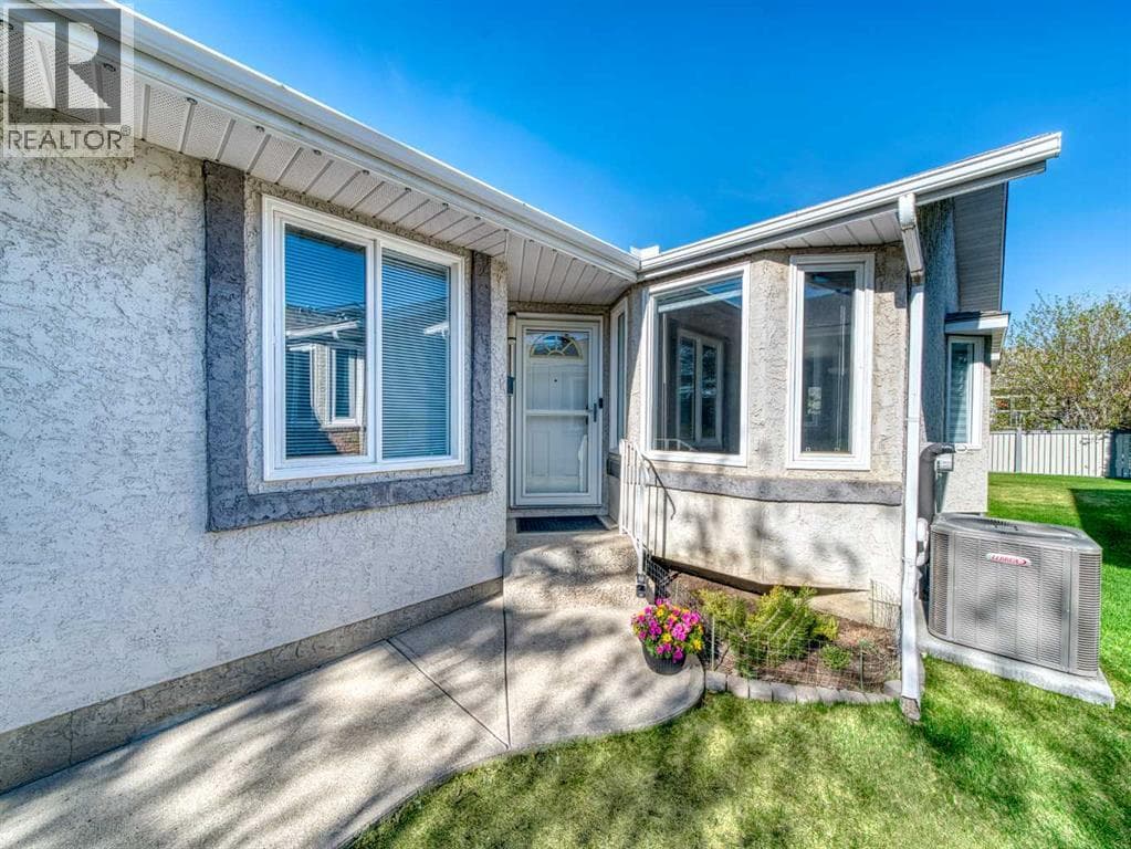 301 Arbour Cliff Close NW — photo 2