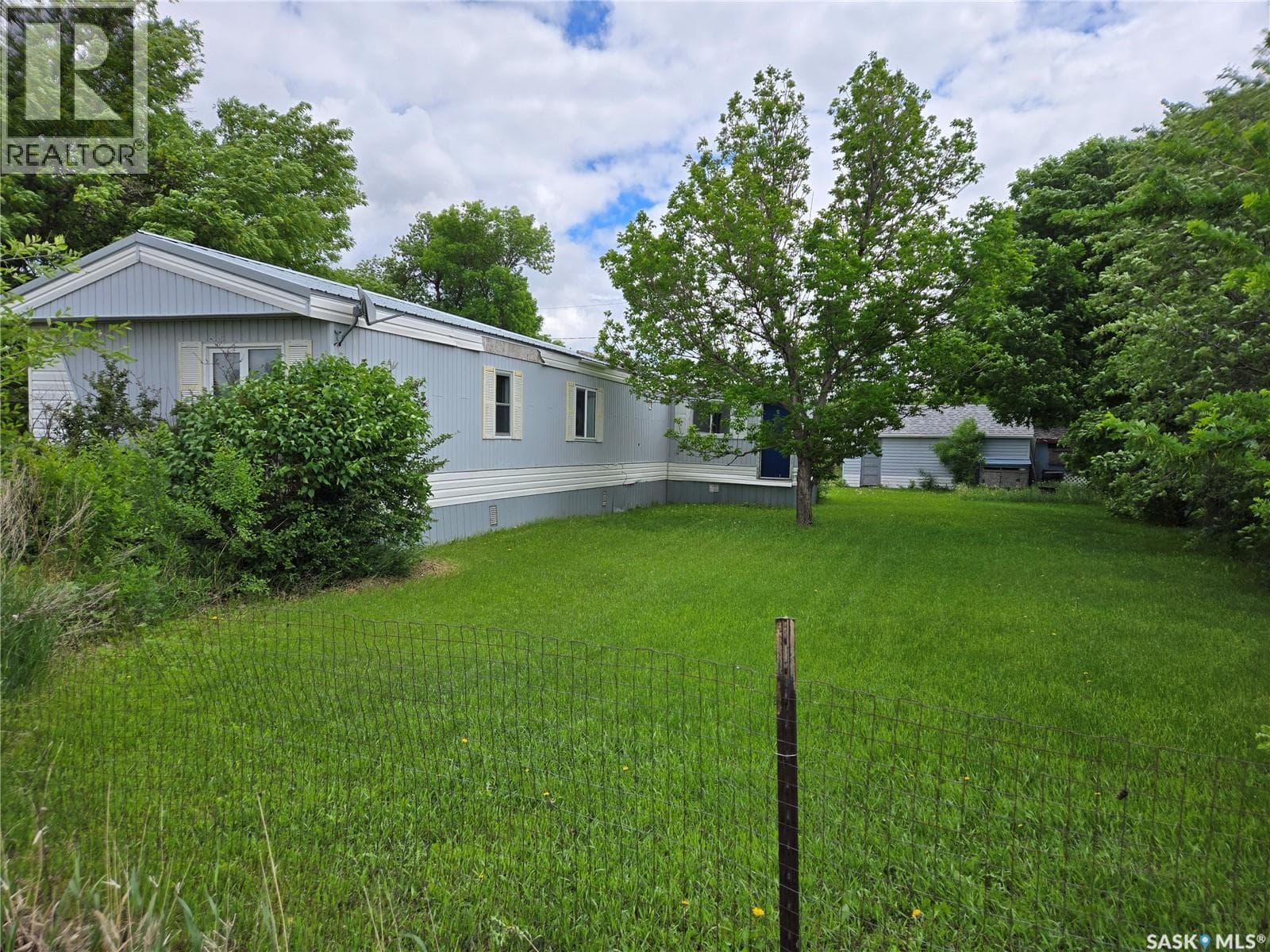 212 Railway AVENUE N — photo 4