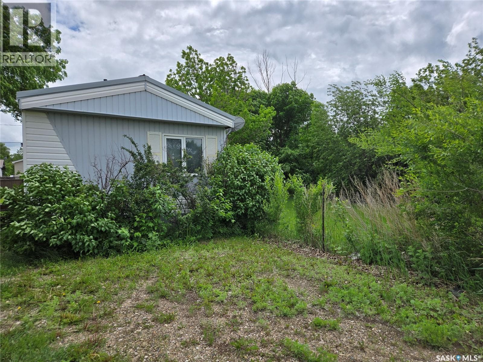 212 Railway AVENUE N — photo 3