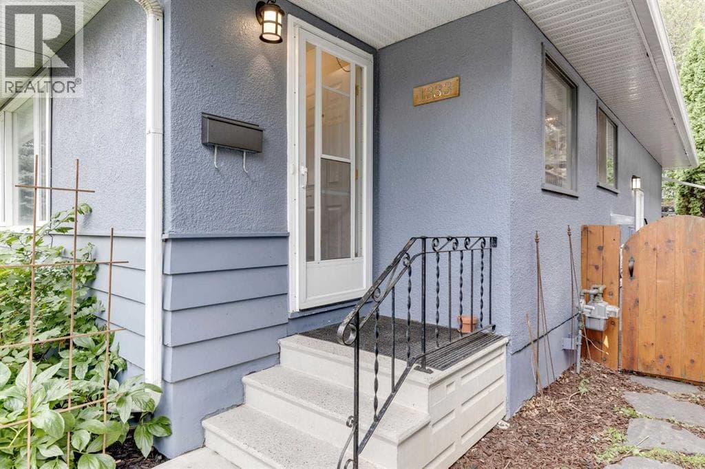 1333 Rosehill Drive NW — photo 3