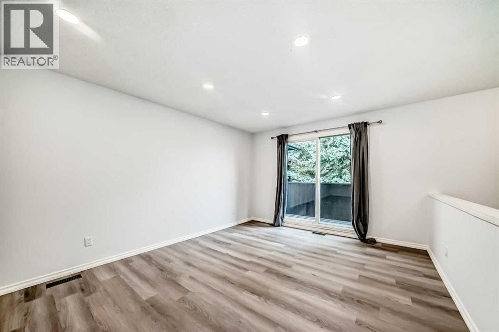 81 Bearberry Close NW — photo 4
