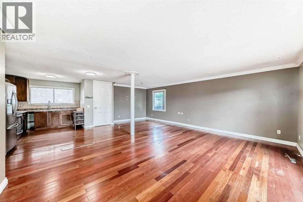 660 Malvern Drive NE — photo 2