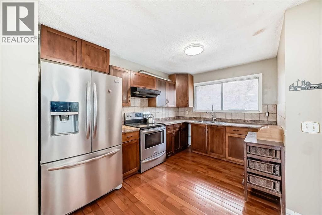 660 Malvern Drive NE — photo 3