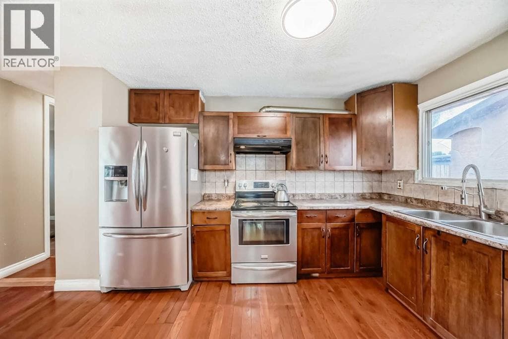 660 Malvern Drive NE — photo 5