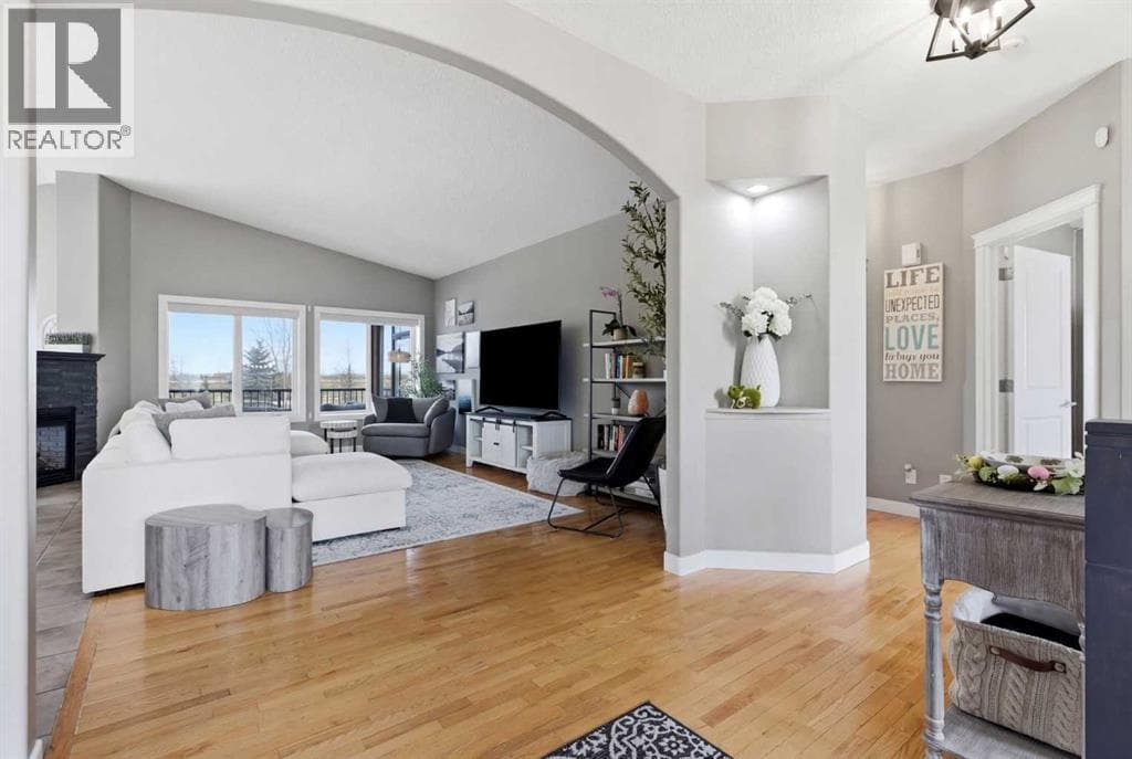 48 Silvertip Drive — photo 4