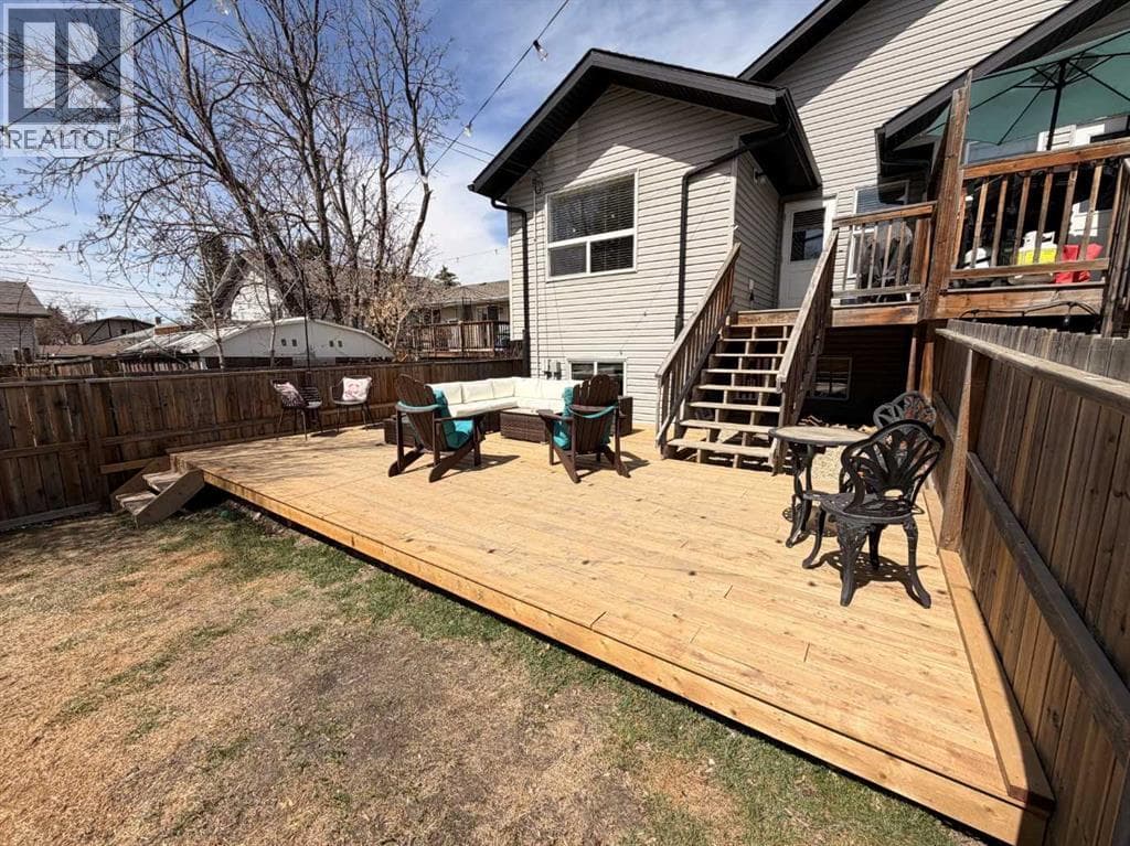 B 3809 46 Street — photo 2