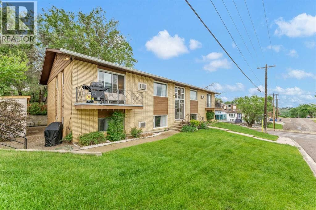 502 3 Avenue SE — photo 3