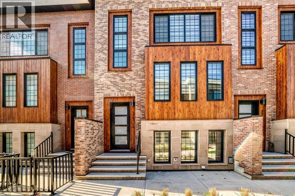 323, 81 Greenbriar Place NW — photo 2