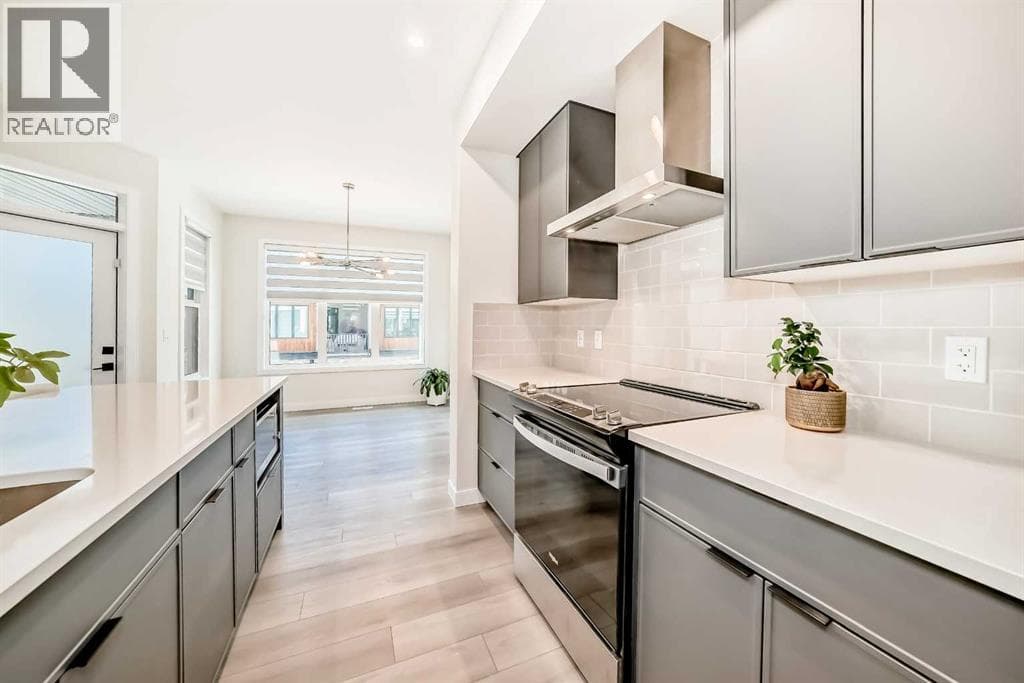 323, 81 Greenbriar Place NW — photo 5