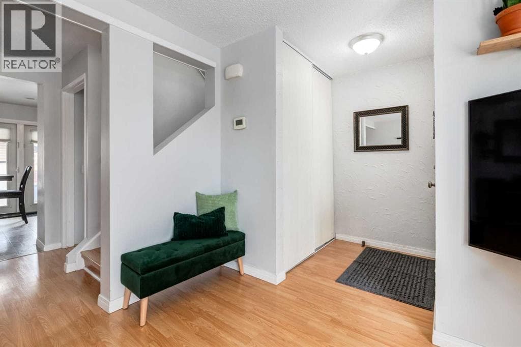 955 Erin Woods Drive SE — photo 2