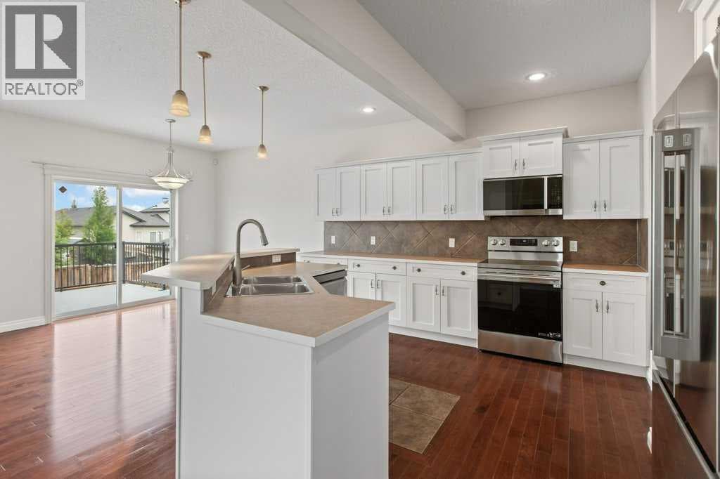 1724 High Park Boulevard NW — photo 4