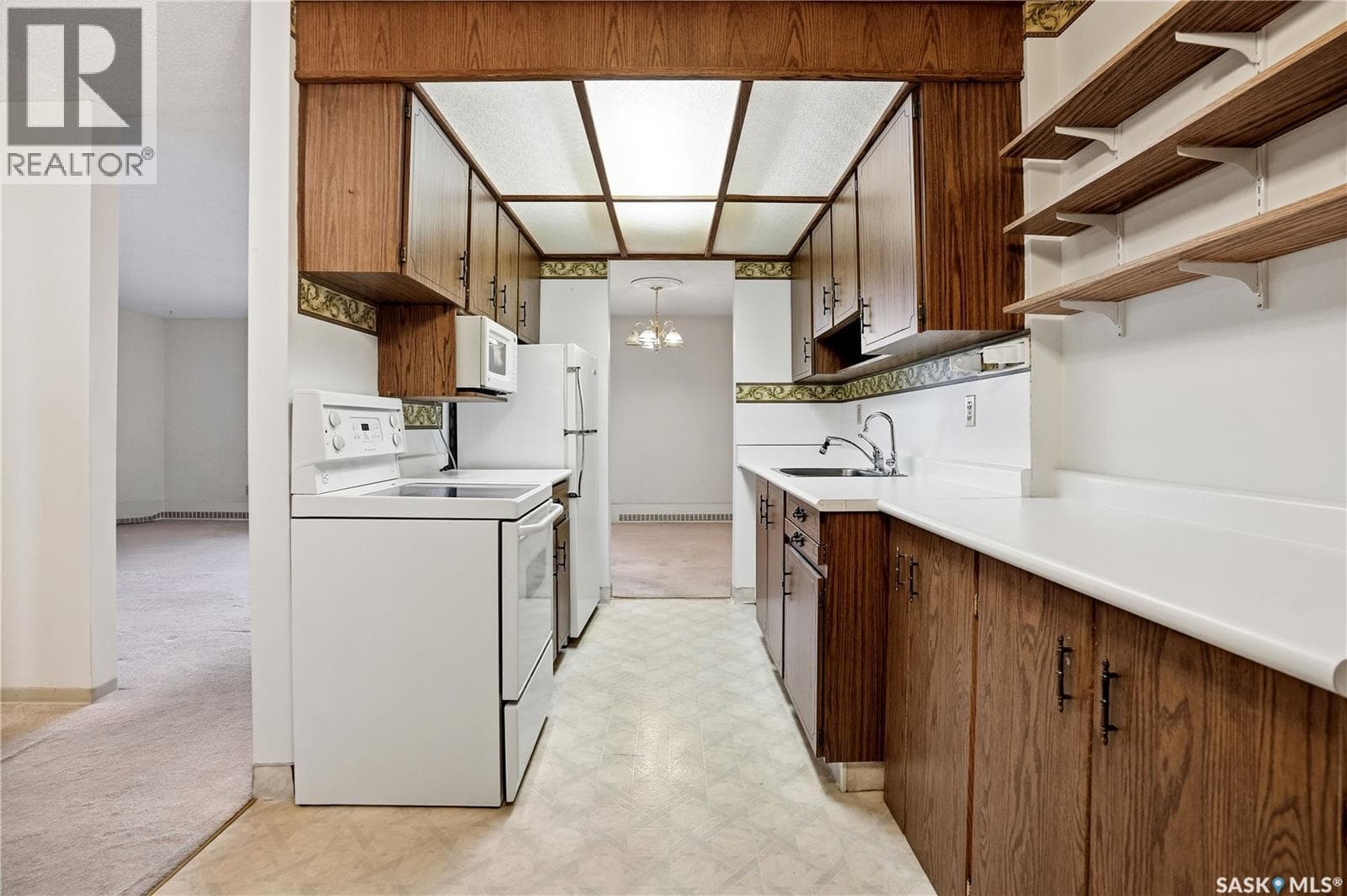 507 4615 RAE STREET — photo 2