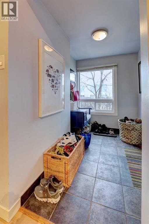 2526 16 Street SE — photo 5