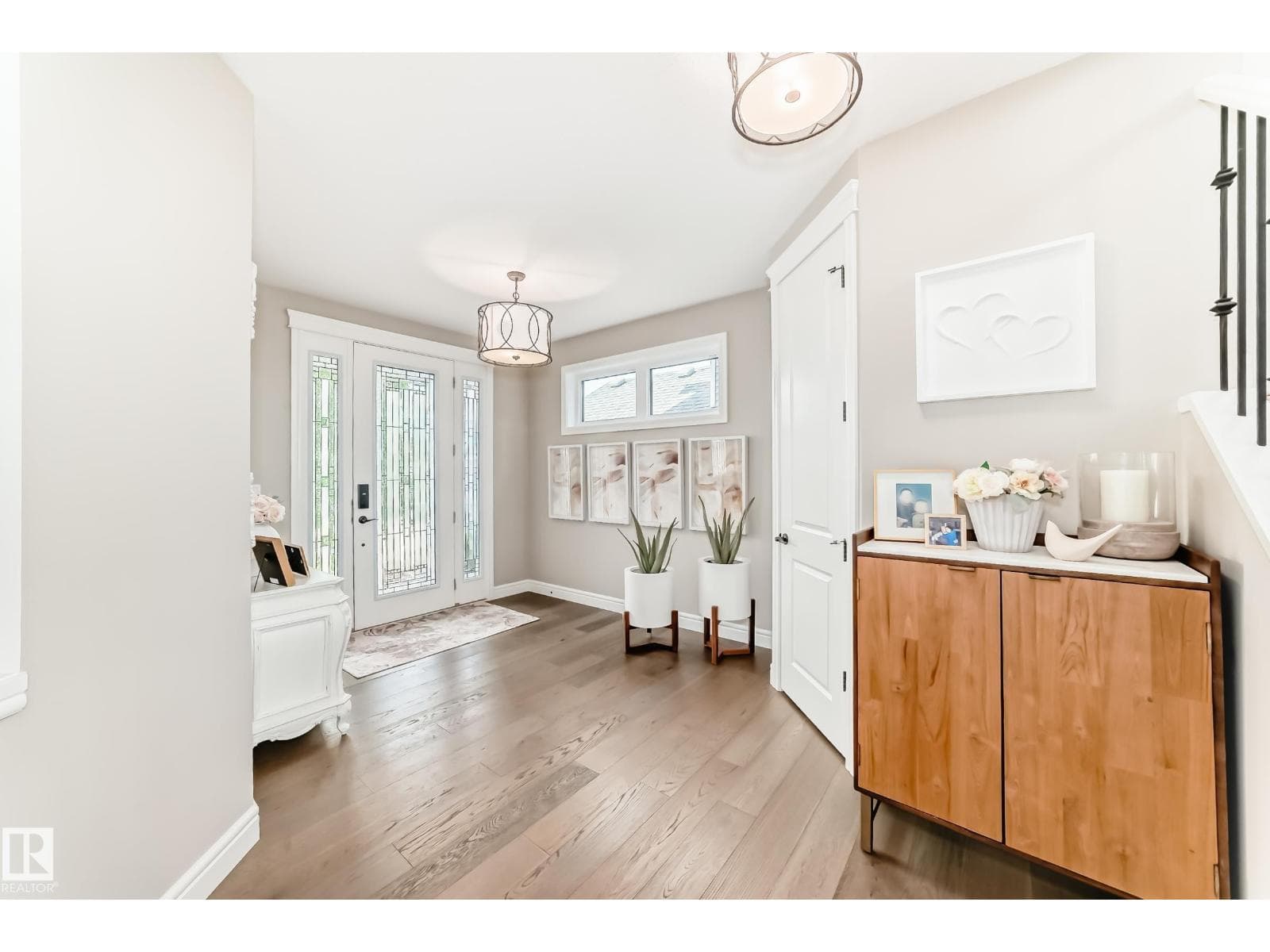 9034 24 AVE SW SW — photo 5