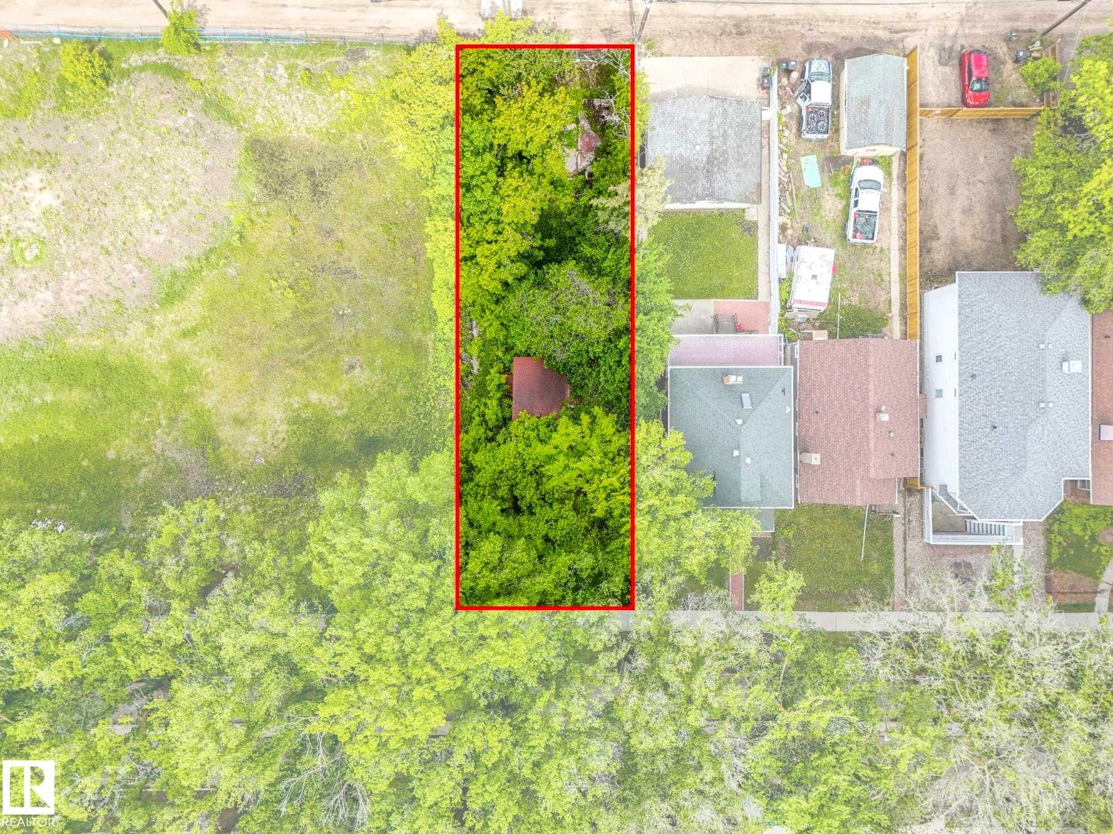 10828 83 AV NW — photo 2