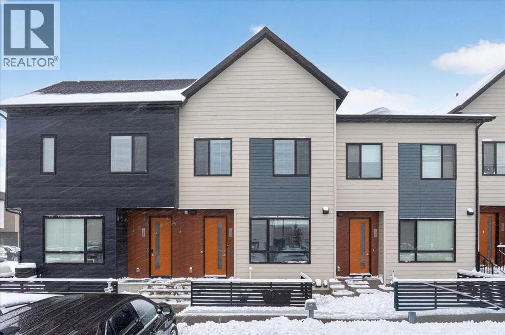 123 Redstone Crescent NE — photo 2