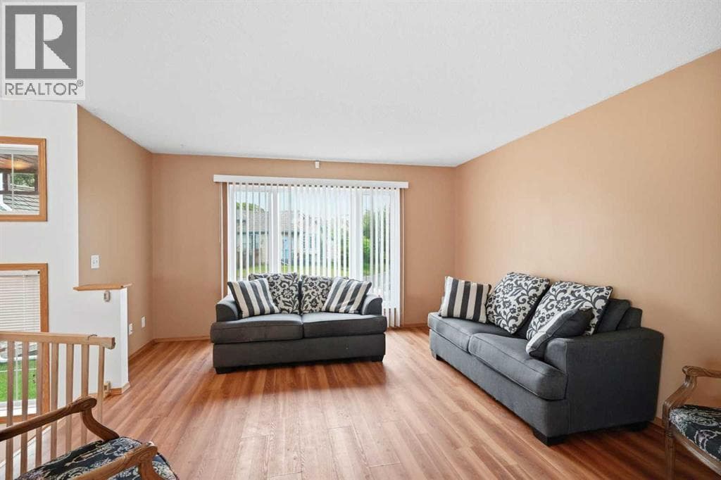 324 Mt Aberdeen Close SE — photo 3