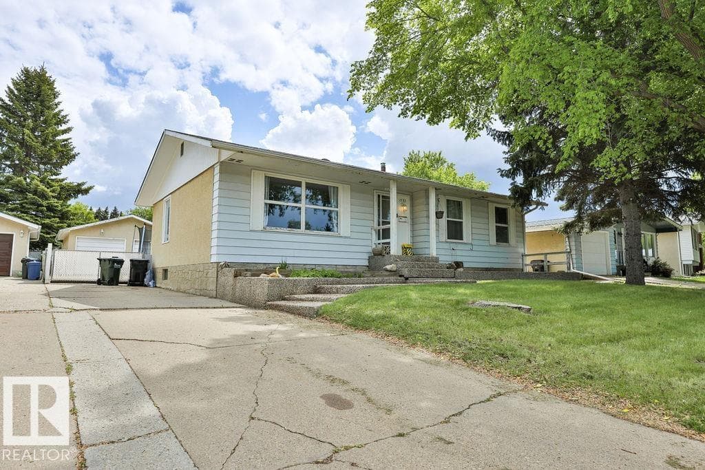 1033 Strathcona DR — photo 4