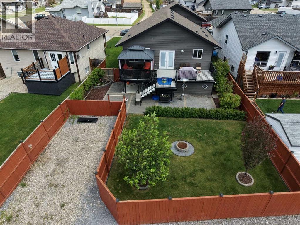 182 Robinson Avenue — photo 2