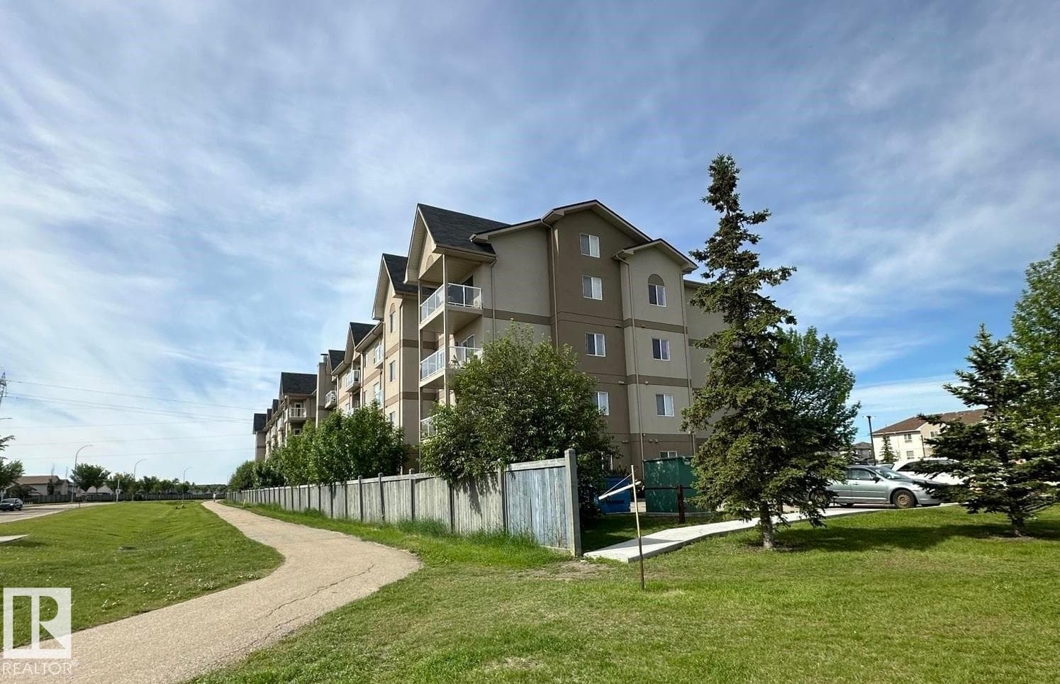 #116 5005 165 AV NW