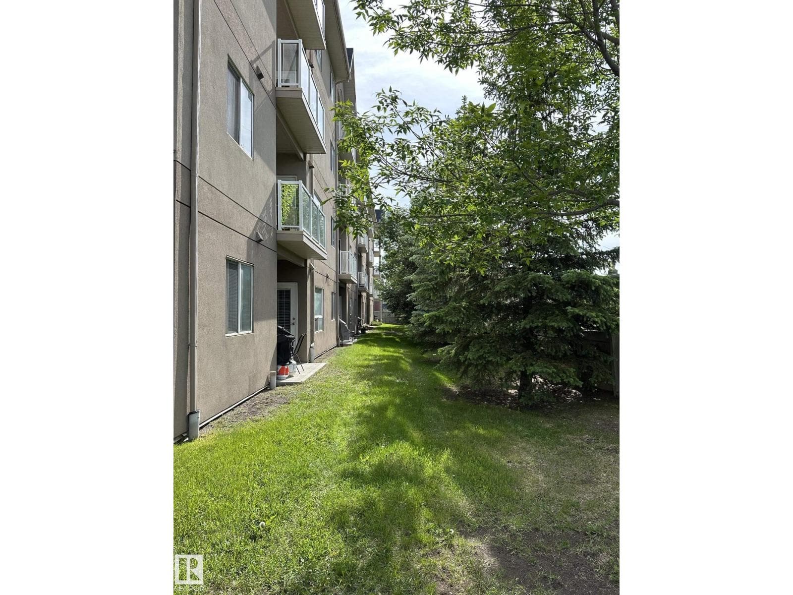 #116 5005 165 AV NW — photo 5