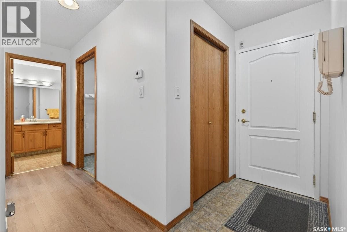 106 6 Lorne PLACE — photo 3