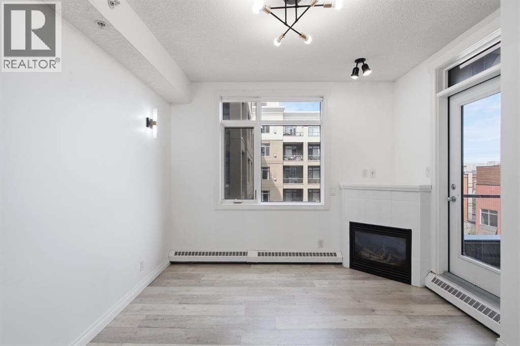 438, 930 Centre Avenue NE — photo 3