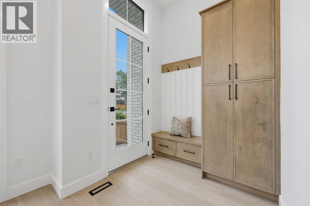806 23 Avenue SE — photo 4