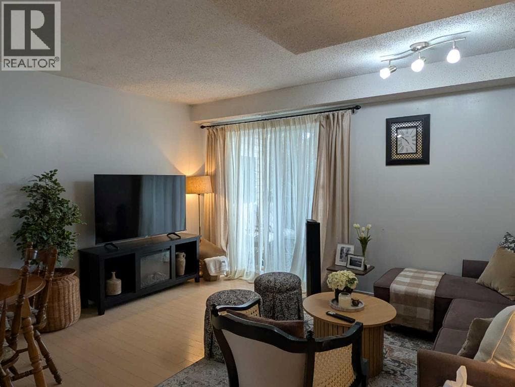 71, 3745 Fonda Way SE — photo 3