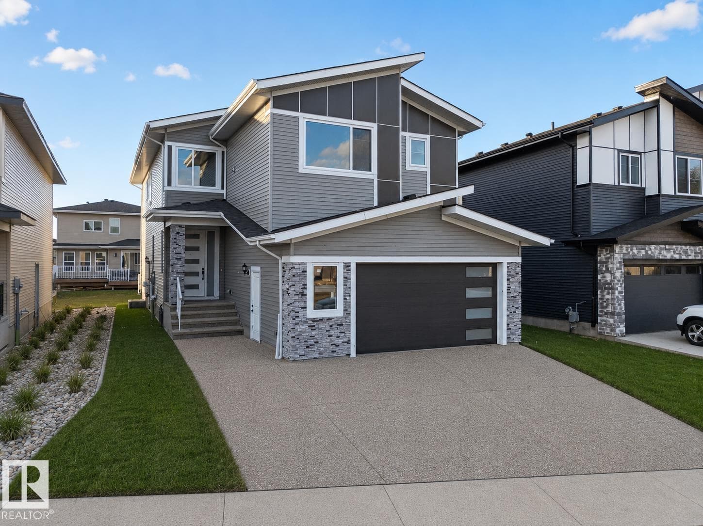 2726 63ave Churchill Meadows — photo 2