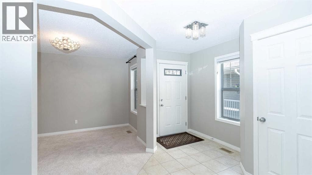 247 Taralake Way NE — photo 3