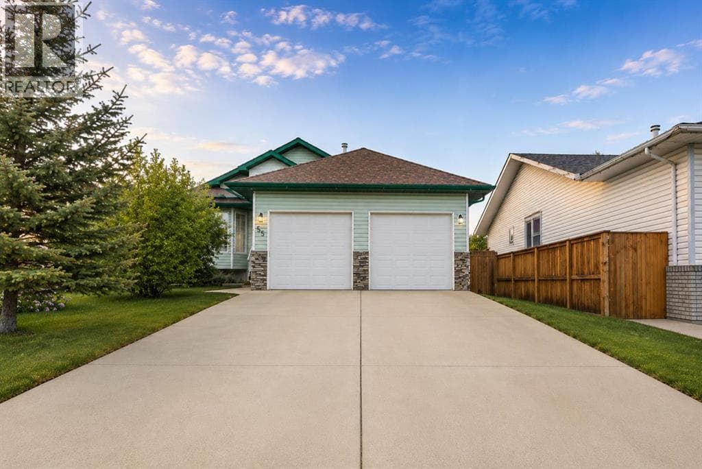 35 Maple Walk