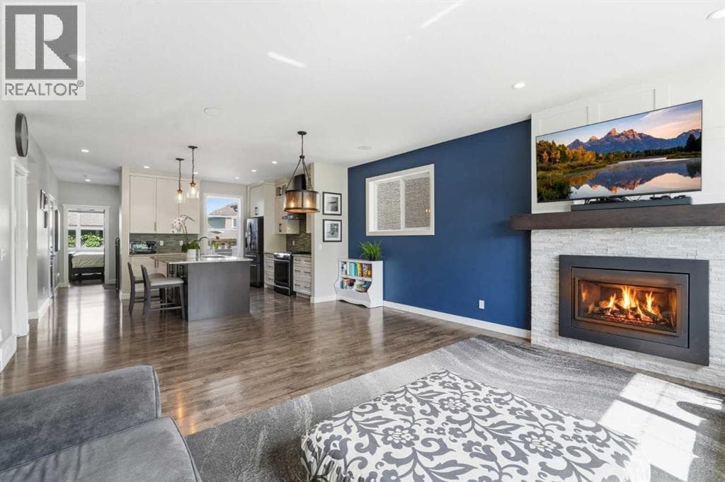 237 Mahogany Parade SE — photo 5